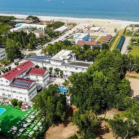 Color Green Village Cesenatico Family Exterior photo